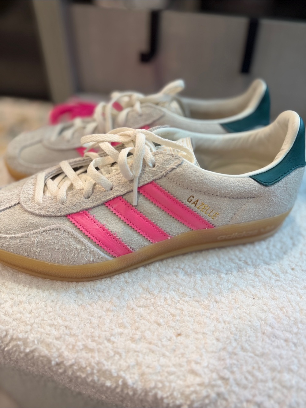 Adidas Gazelle Indoor Off White Lucid Pink Suede Sneakers JQ1096 Size 8-NWOT - Picture 9 of 11